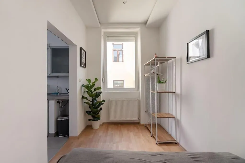 Grosse Terrasse, Klimaanlage Und U-Bahn Naehe Apartment Vienna