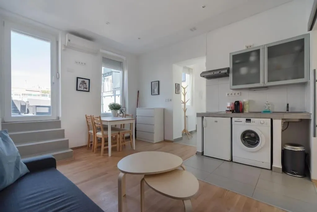 Grosse Terrasse, Klimaanlage Und U-Bahn Naehe Apartment Vienna