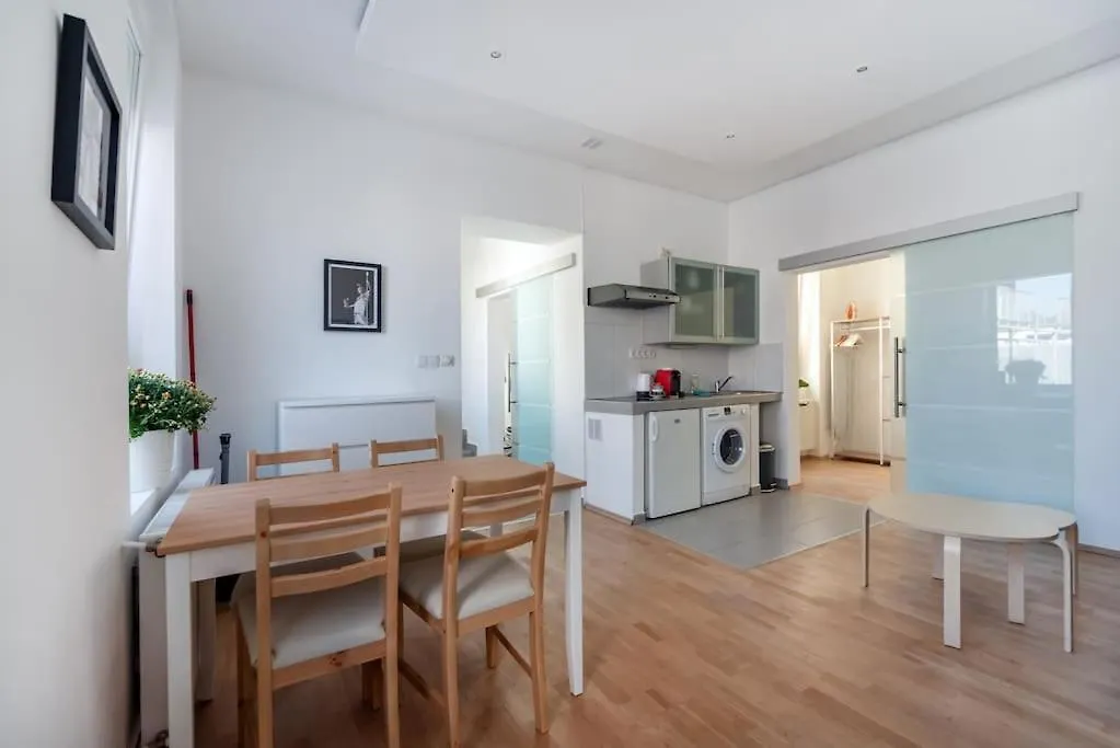 Grosse Terrasse, Klimaanlage Und U-Bahn Naehe Apartment Vienna Austria